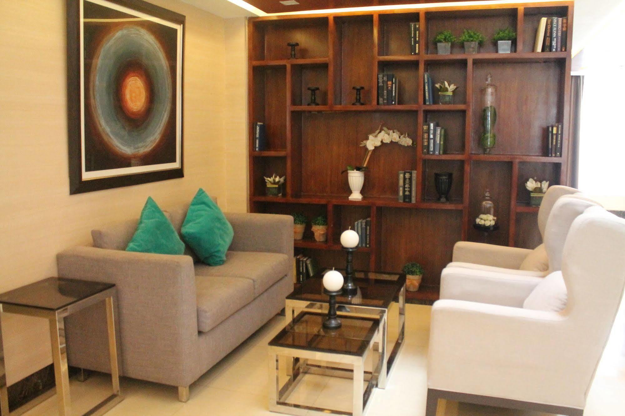 Pasig City Stradella Hotel מראה חיצוני תמונה